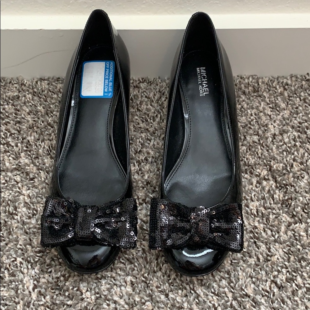 MICHAEL KORS BOW KITTEN HEELS